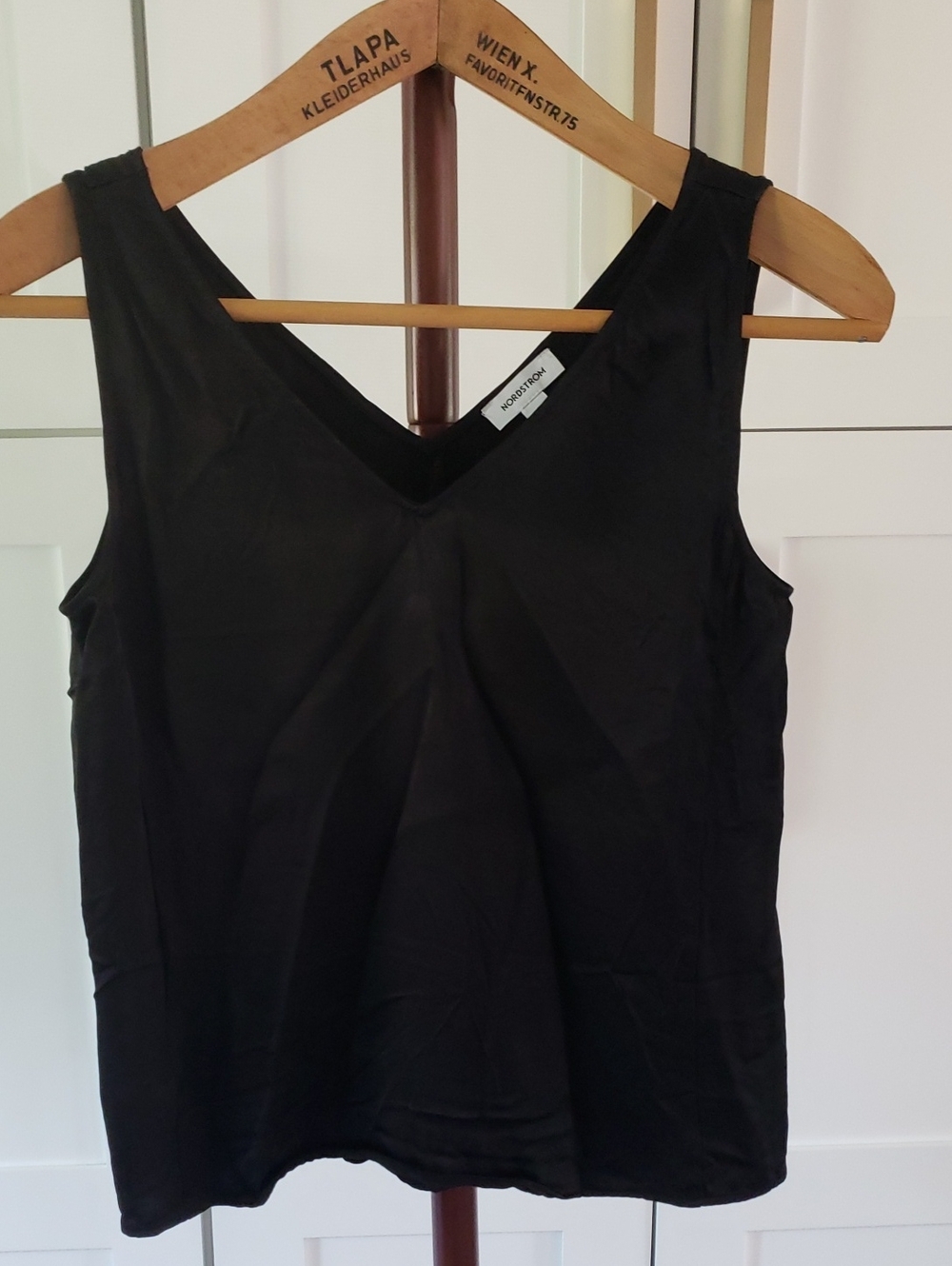 Nordstrom Black V-Neck Sleeveless Tank Top